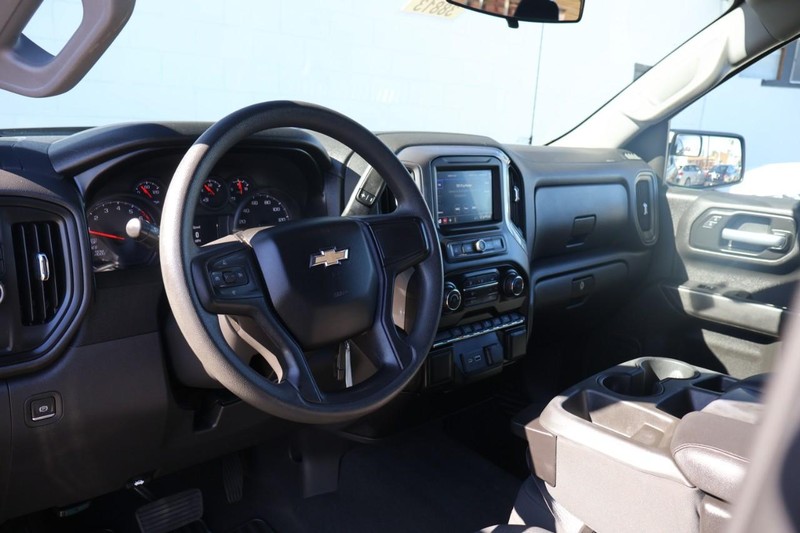 Chevrolet Silverado 1500 Vehicle Full-screen Gallery Image 16