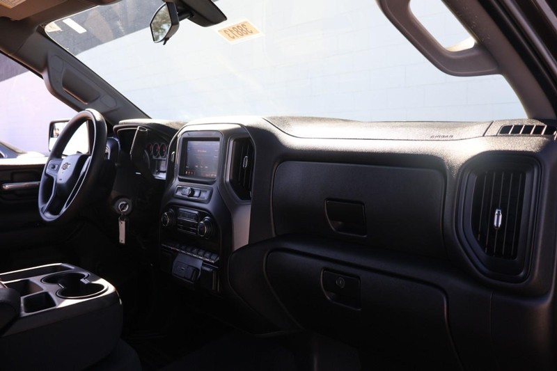 Chevrolet Silverado 1500 Vehicle Full-screen Gallery Image 20