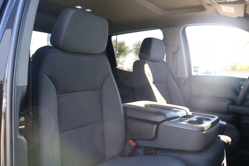 Chevrolet Silverado 1500 Vehicle Full-screen Gallery Image 21