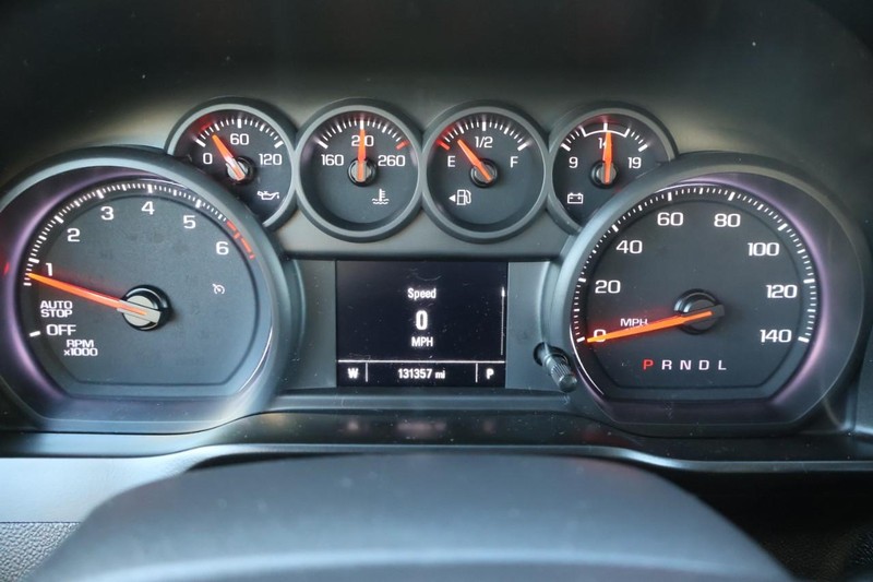 Chevrolet Silverado 1500 Vehicle Full-screen Gallery Image 24