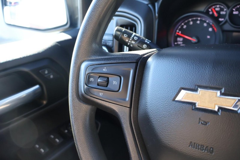 Chevrolet Silverado 1500 Vehicle Full-screen Gallery Image 26