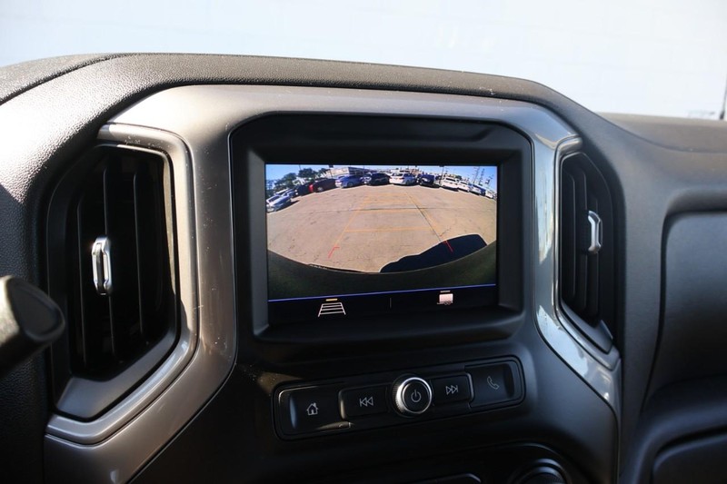 Chevrolet Silverado 1500 Vehicle Full-screen Gallery Image 30