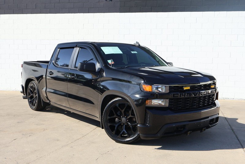 Chevrolet Silverado 1500 LTD Vehicle Full-screen Gallery Image 01