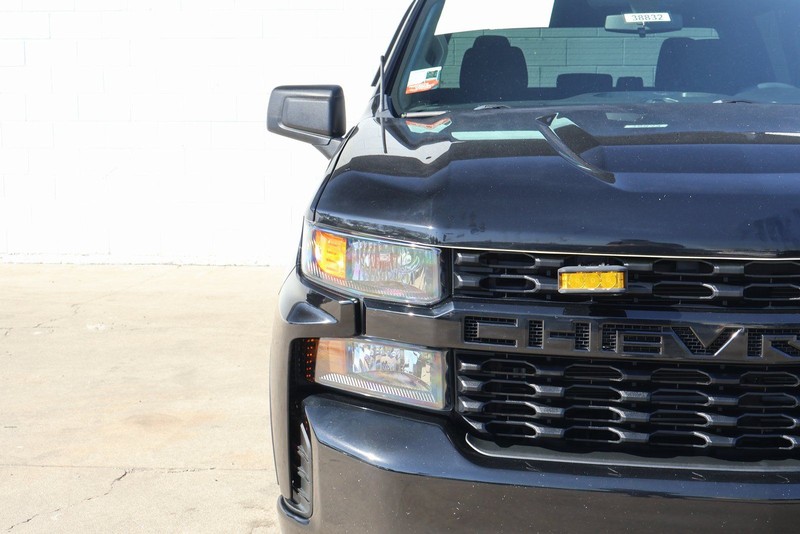 Chevrolet Silverado 1500 LTD Vehicle Full-screen Gallery Image 03