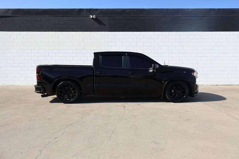 Chevrolet Silverado 1500 LTD Vehicle Full-screen Gallery Image 04