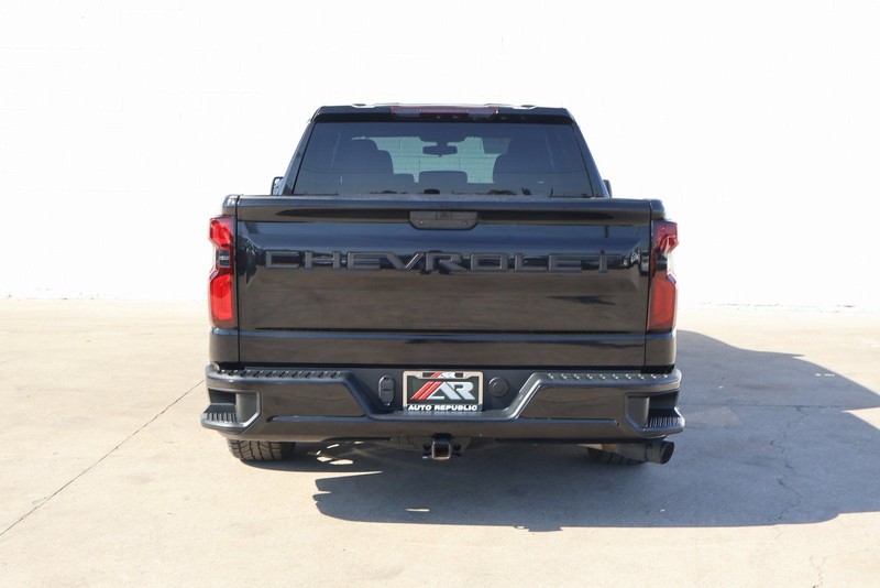 Chevrolet Silverado 1500 LTD Vehicle Full-screen Gallery Image 06