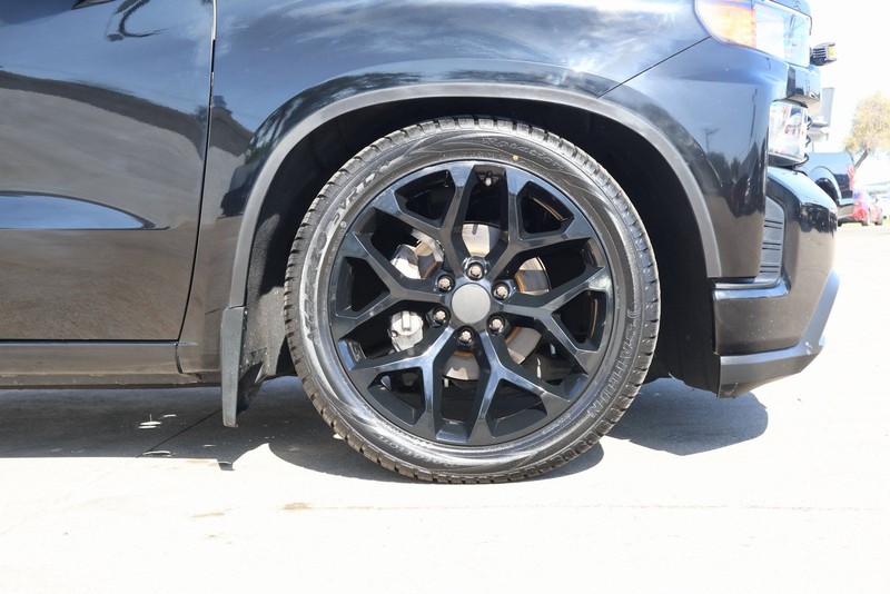 Chevrolet Silverado 1500 LTD Vehicle Full-screen Gallery Image 10