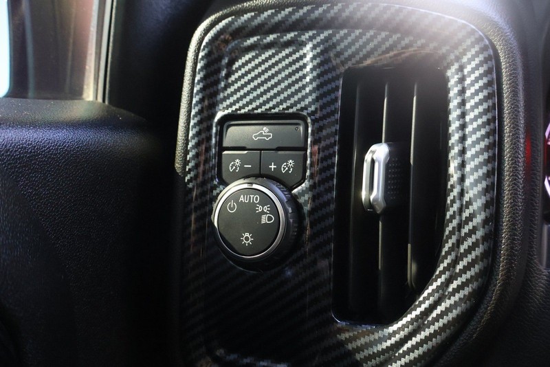 Chevrolet Silverado 1500 LTD Vehicle Full-screen Gallery Image 14