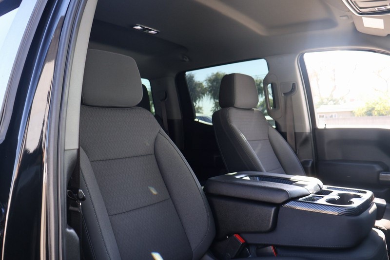 Chevrolet Silverado 1500 LTD Vehicle Full-screen Gallery Image 18