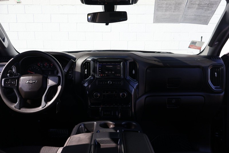 Chevrolet Silverado 1500 LTD Vehicle Full-screen Gallery Image 20