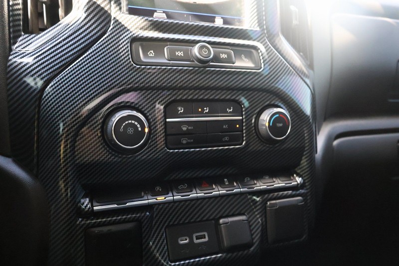 Chevrolet Silverado 1500 LTD Vehicle Full-screen Gallery Image 28