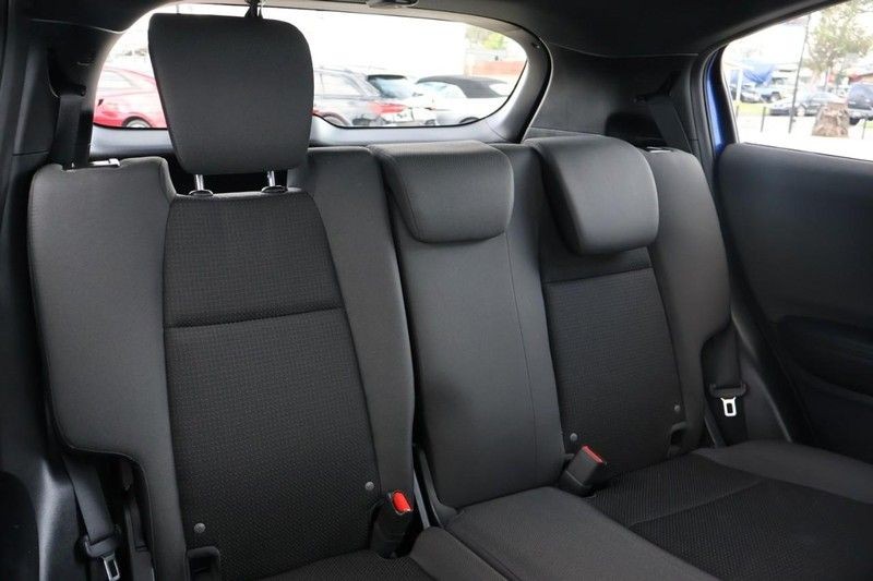 Honda HR-V Vehicle Full-screen Gallery Image 20