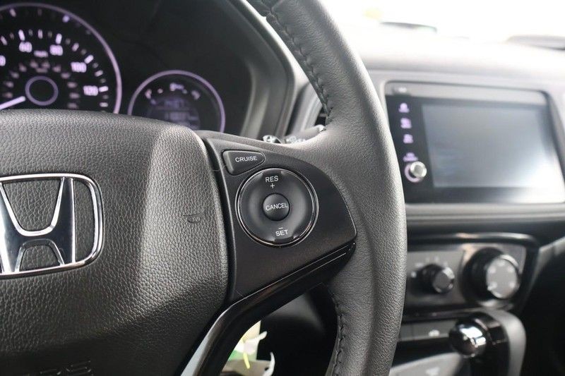 Honda HR-V Vehicle Full-screen Gallery Image 25