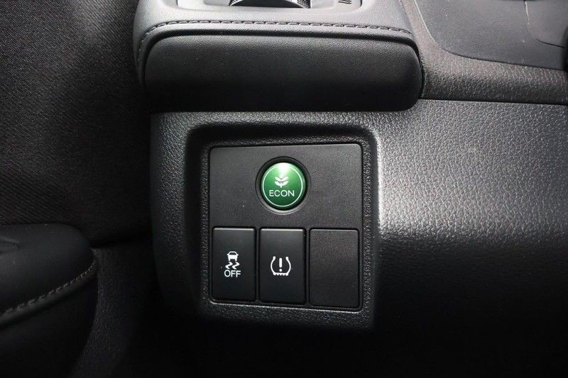 Honda HR-V Vehicle Full-screen Gallery Image 30