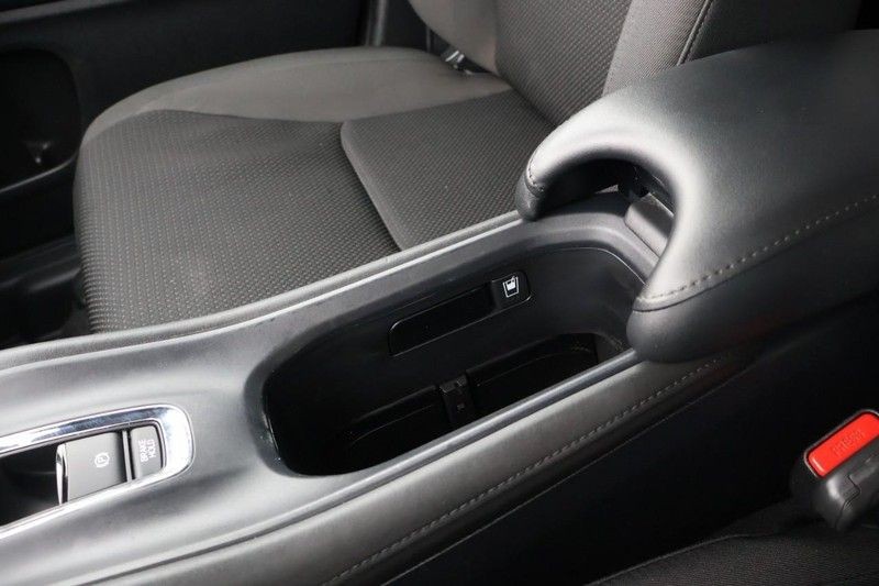 Honda HR-V Vehicle Full-screen Gallery Image 31