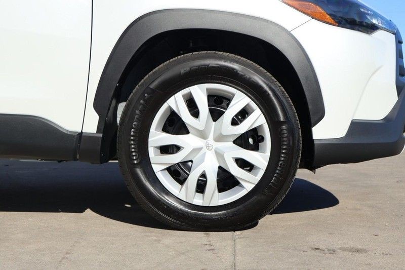 Toyota Corolla Cross Vehicle Full-screen Gallery Image 13