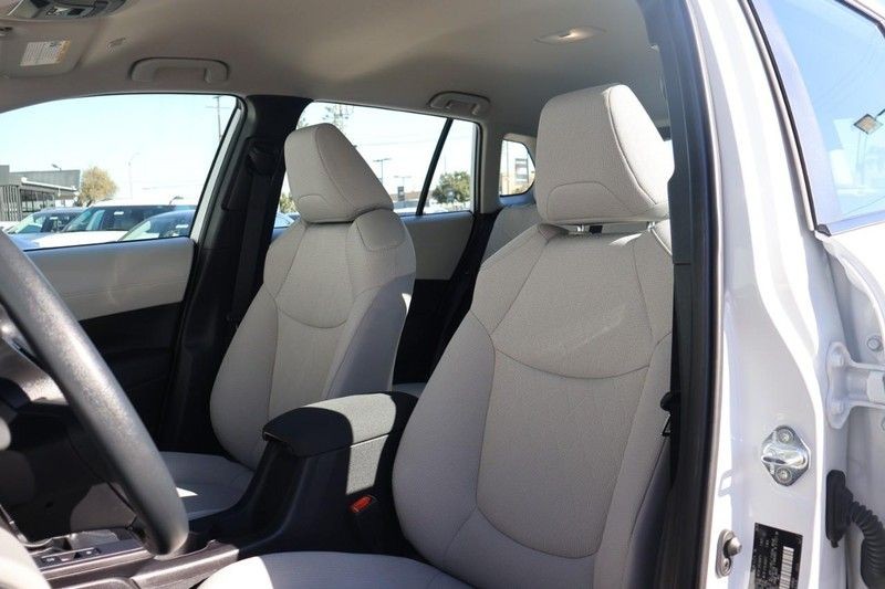 Toyota Corolla Cross Vehicle Full-screen Gallery Image 16