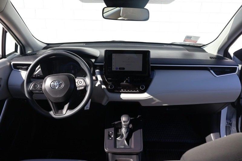 Toyota Corolla Cross Vehicle Full-screen Gallery Image 21