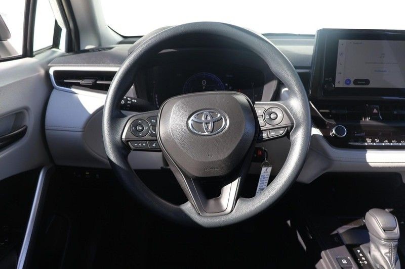 Toyota Corolla Cross Vehicle Full-screen Gallery Image 23