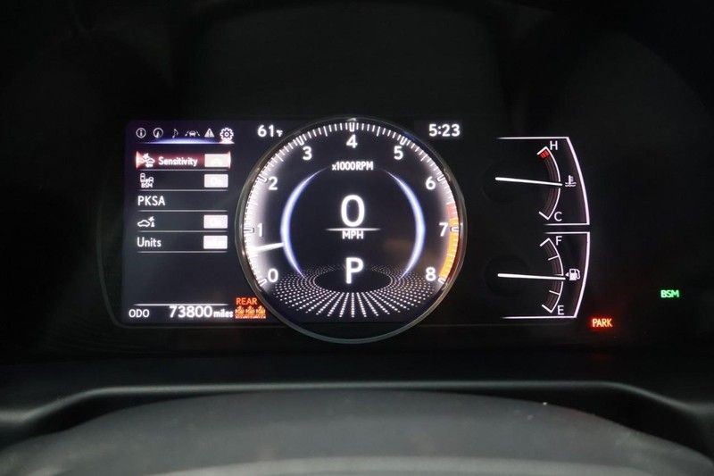 Lexus ES Vehicle Full-screen Gallery Image 23