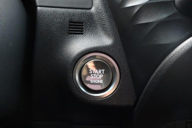 Lexus ES Vehicle Full-screen Gallery Image 28