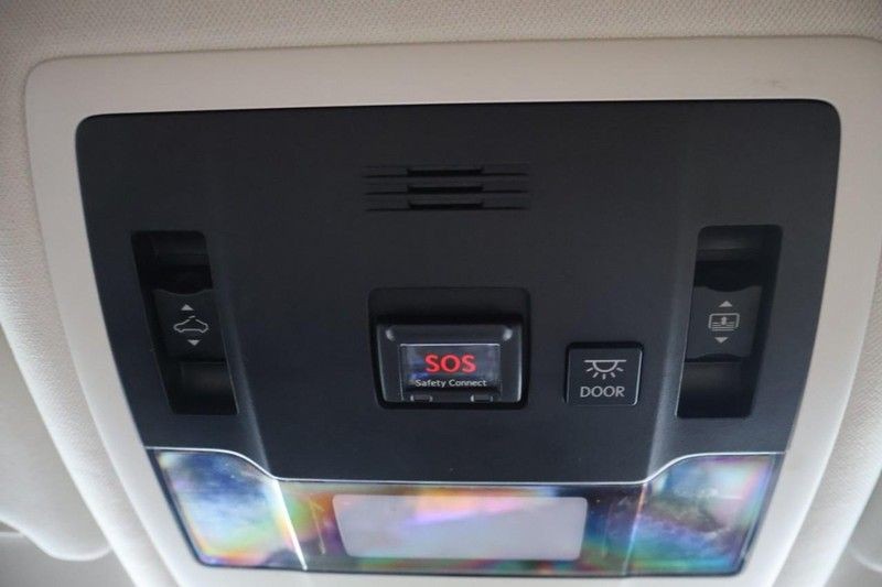 Lexus ES Vehicle Full-screen Gallery Image 34