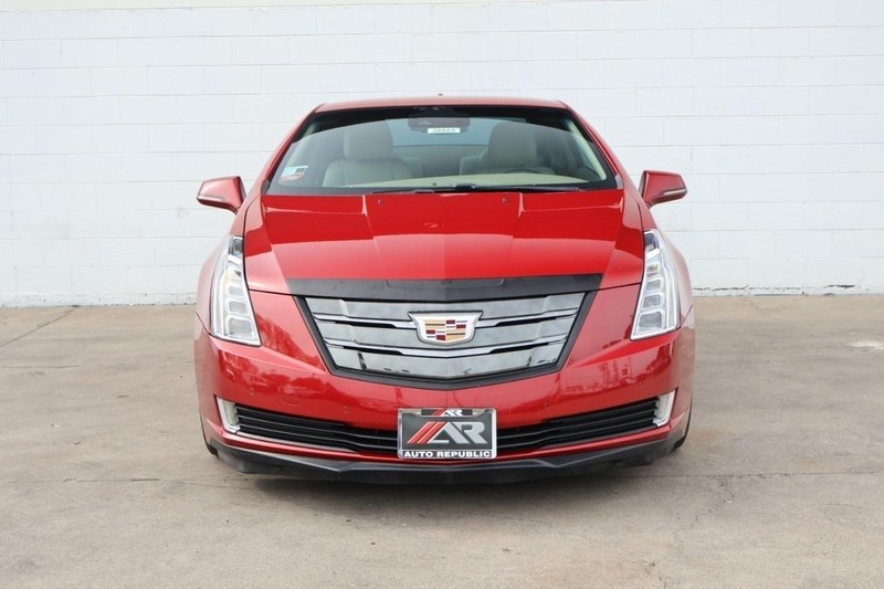 Cadillac ELR Vehicle Full-screen Gallery Image 02