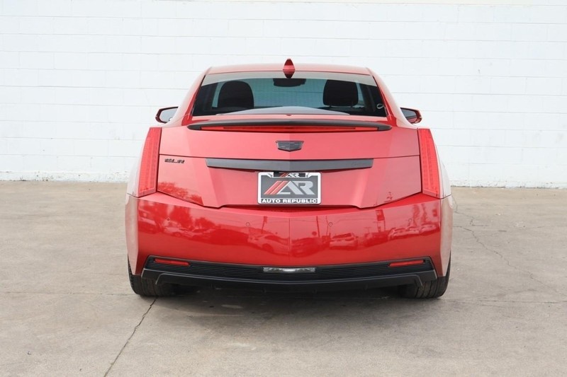 Cadillac ELR Vehicle Full-screen Gallery Image 06