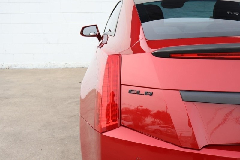 Cadillac ELR Vehicle Full-screen Gallery Image 07