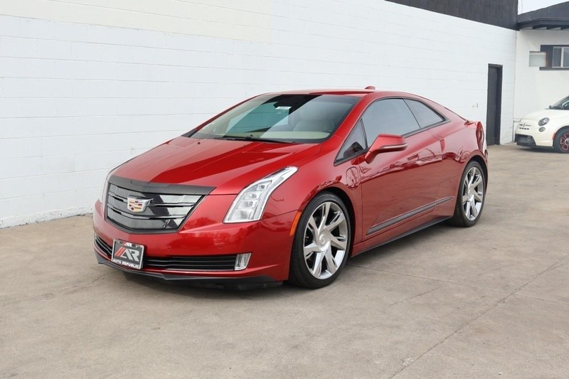 Cadillac ELR Vehicle Full-screen Gallery Image 11