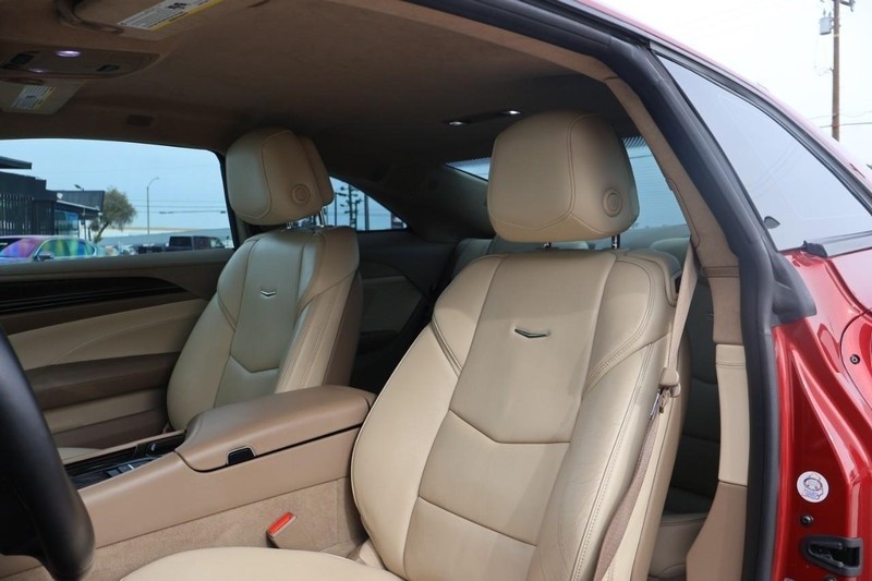 Cadillac ELR Vehicle Full-screen Gallery Image 17