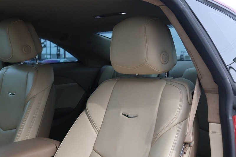 Cadillac ELR Vehicle Full-screen Gallery Image 18