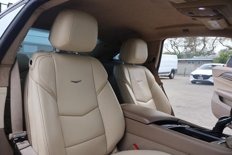 Cadillac ELR Vehicle Full-screen Gallery Image 20