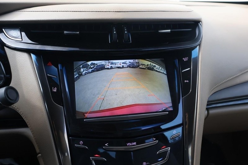 Cadillac ELR Vehicle Full-screen Gallery Image 28