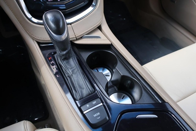 Cadillac ELR Vehicle Full-screen Gallery Image 30