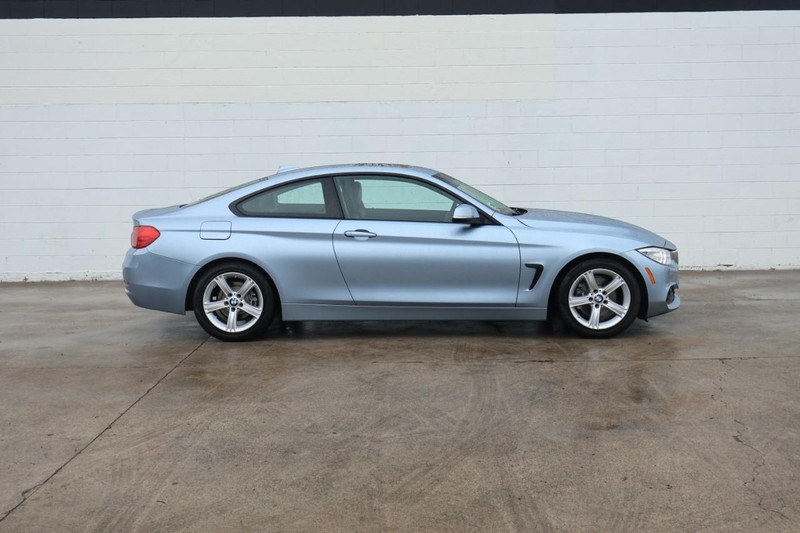 BMW 428i Vehicle Full-screen Gallery Image 04