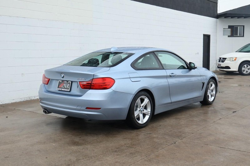 BMW 428i Vehicle Full-screen Gallery Image 05