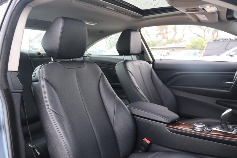 BMW 428i Vehicle Full-screen Gallery Image 20