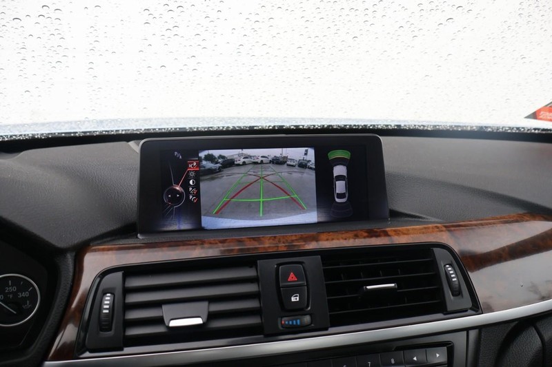 BMW 428i Vehicle Full-screen Gallery Image 29