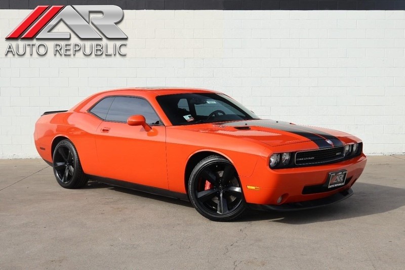 Dodge Challenger Vehicle Full-screen Gallery Image 01