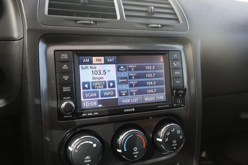 Dodge Challenger Vehicle Full-screen Gallery Image 28