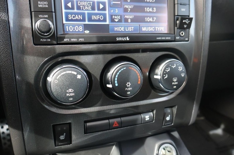 Dodge Challenger Vehicle Full-screen Gallery Image 29