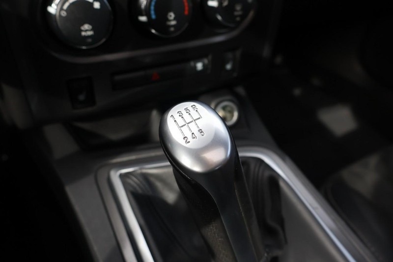 Dodge Challenger Vehicle Full-screen Gallery Image 30