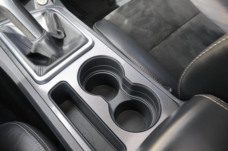 Dodge Challenger Vehicle Full-screen Gallery Image 31