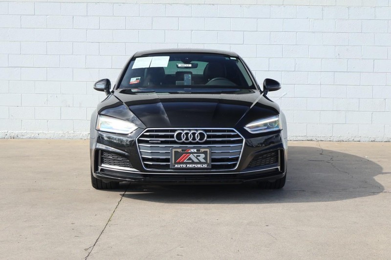 Audi A5 Sportback Vehicle Full-screen Gallery Image 02