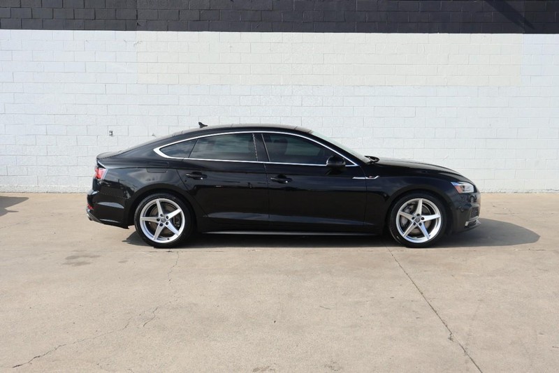 Audi A5 Sportback Vehicle Full-screen Gallery Image 04