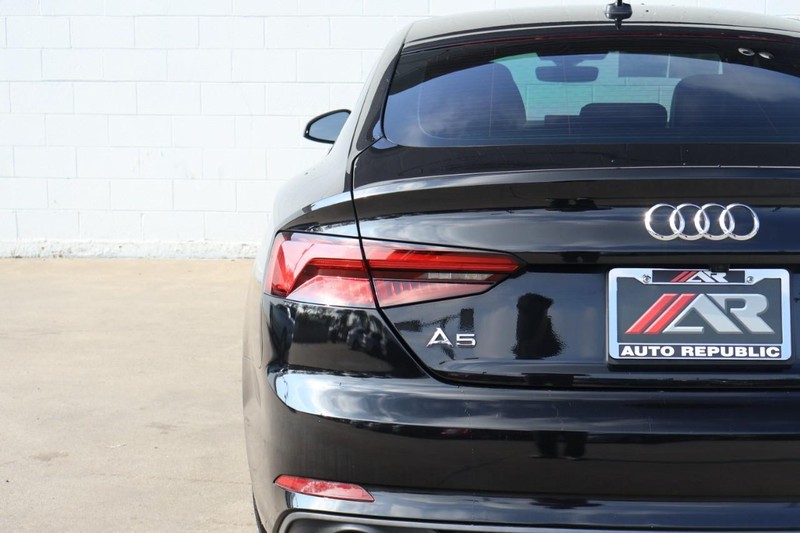 Audi A5 Sportback Vehicle Full-screen Gallery Image 07