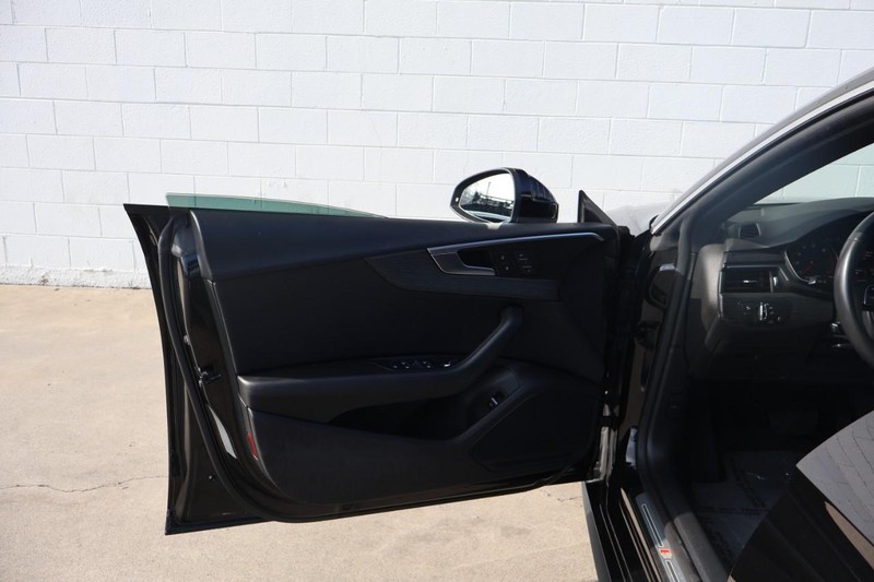 Audi A5 Sportback Vehicle Full-screen Gallery Image 15