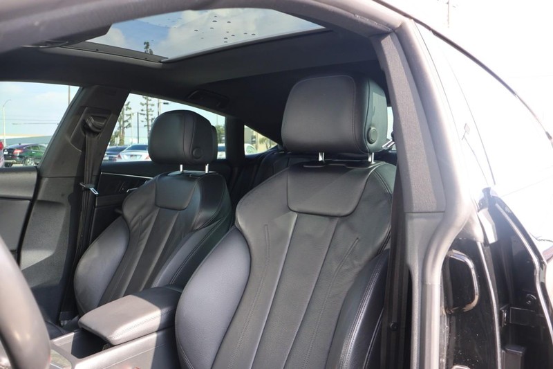 Audi A5 Sportback Vehicle Full-screen Gallery Image 18