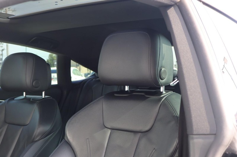 Audi A5 Sportback Vehicle Full-screen Gallery Image 19